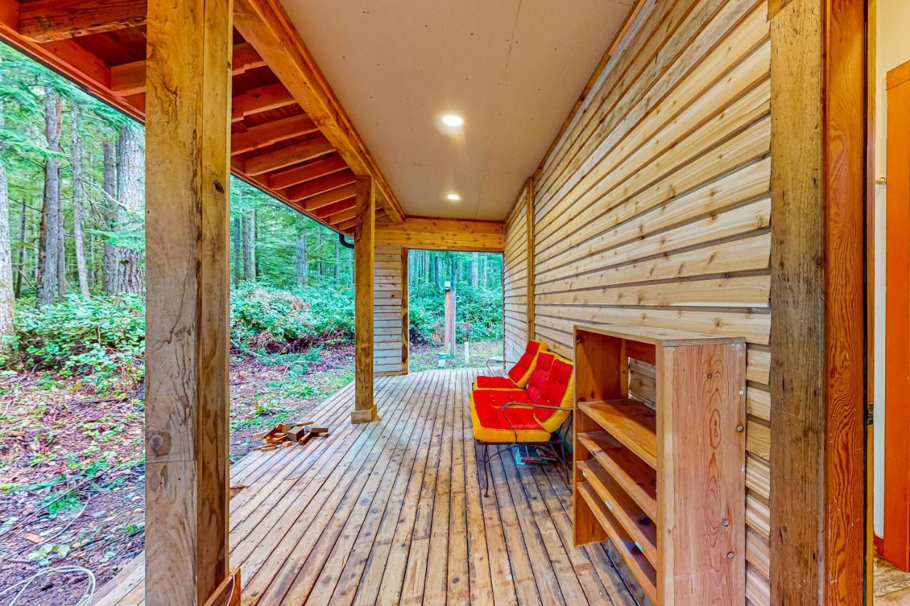 The Hideaway Villa Langley Exterior photo